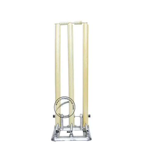 DSC Spring Wooden Cricket Stumps Full Size