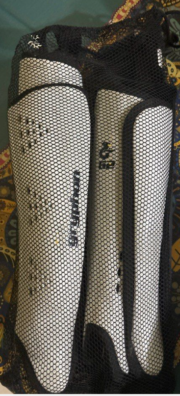 Gryphon Hockey Shin Guard with PPCP Shell | Double 360° Velcro Straps | Practice and Training | Air Mesh Cushioning | for Kids Youth Adults