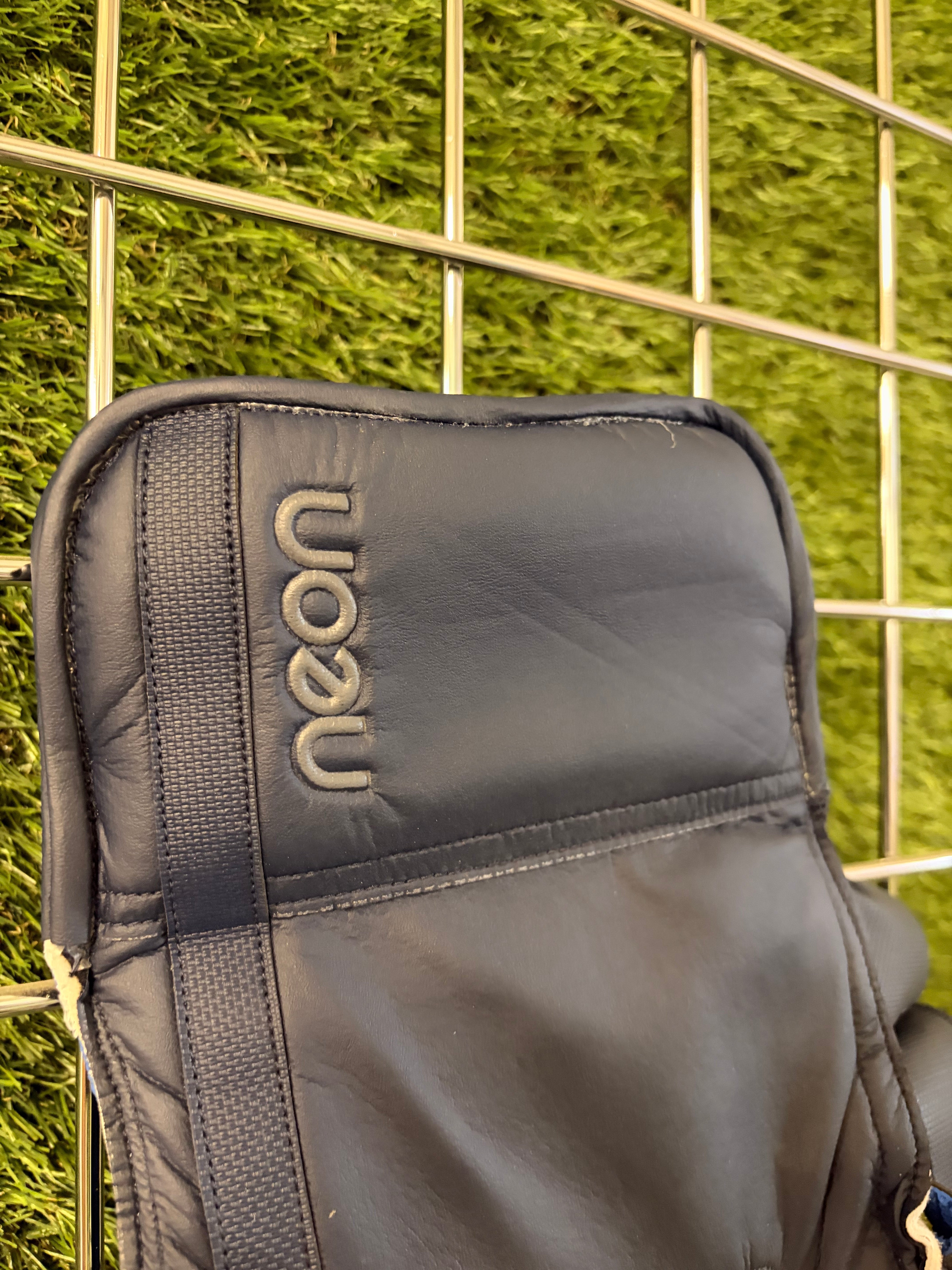 Pro Players Wicket Keeping Gloves - Navy / Blue Edition