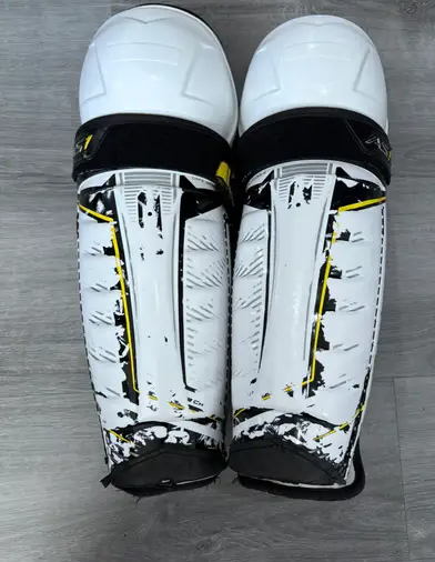 DeNovo New Shin Guard and Poplin Socks Football Kit